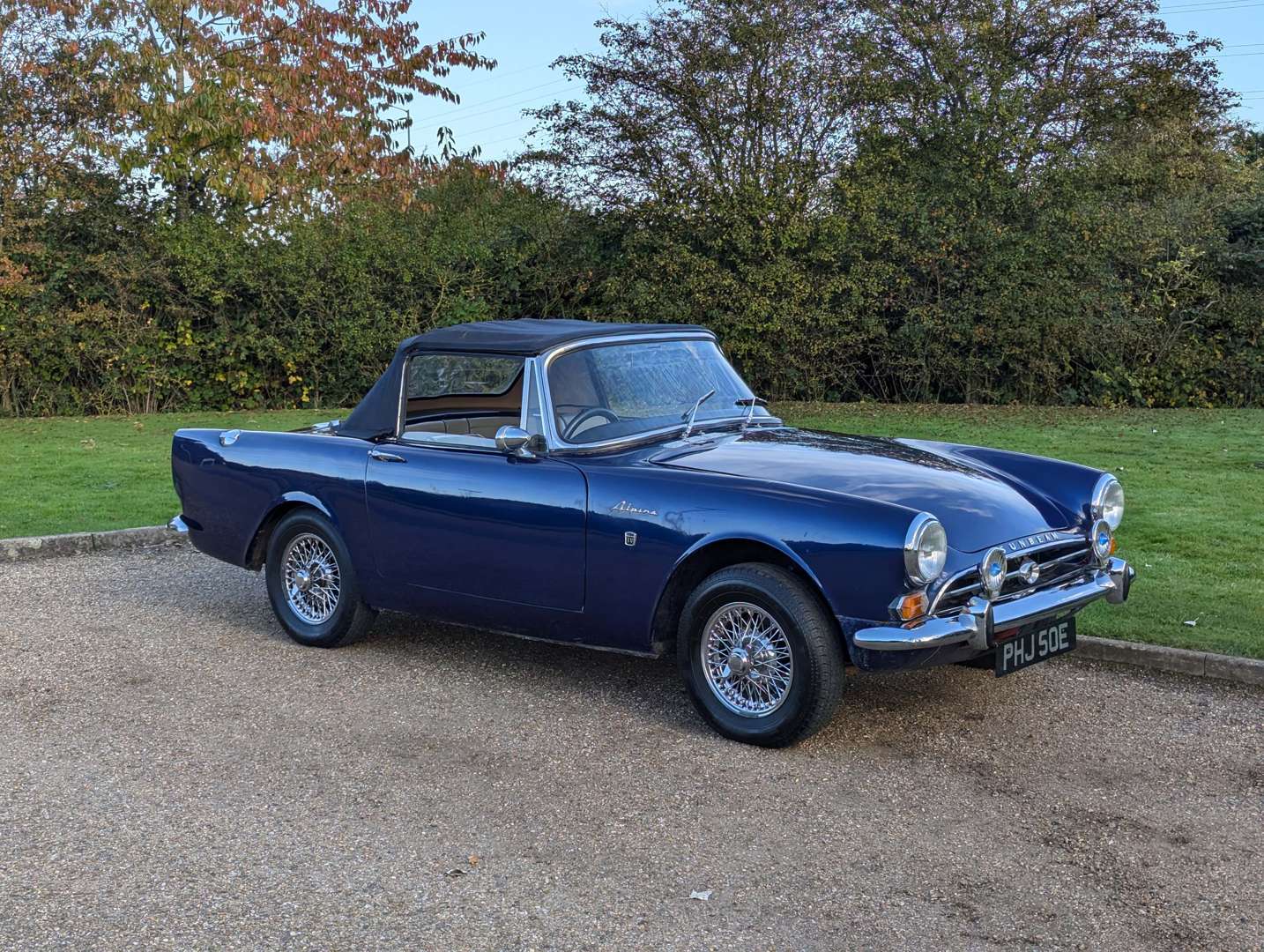 <p>1967 SUNBEAM ALPINE</p>