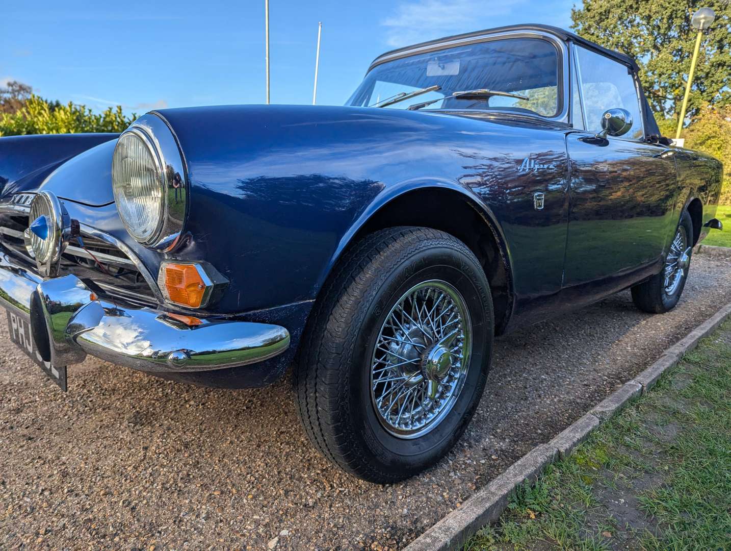 <p>1967 SUNBEAM ALPINE</p>