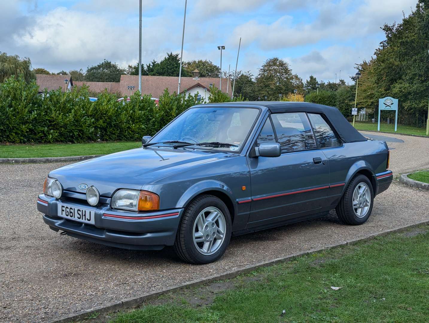 <p>1989 FORD ESCORT 1.6I CABRIOLET</p>