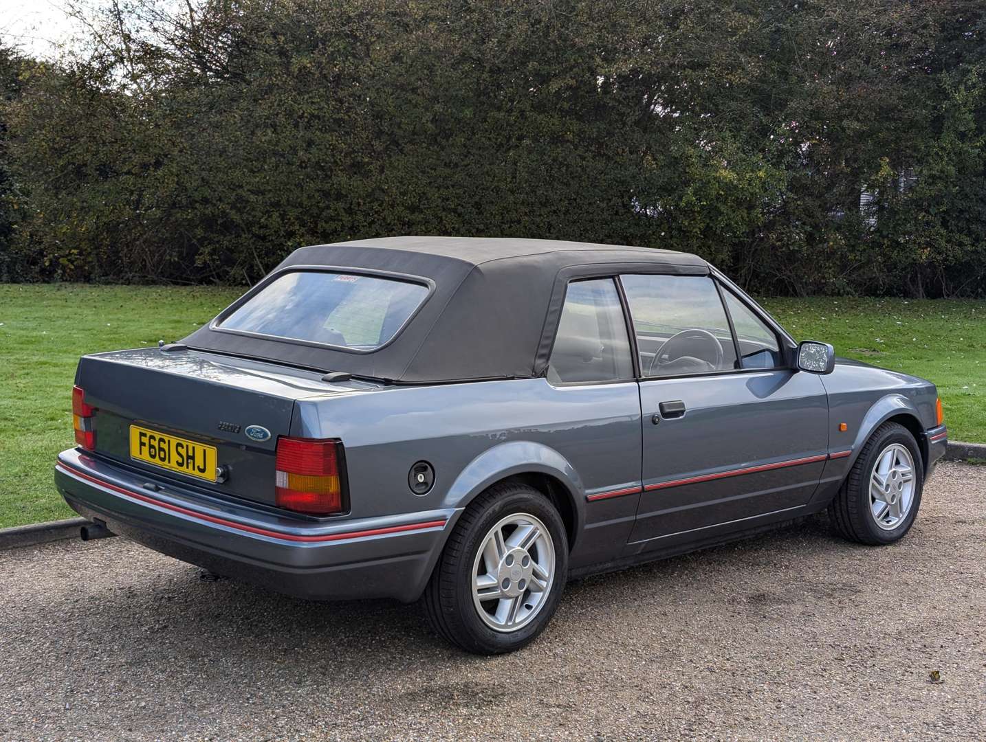 <p>1989 FORD ESCORT 1.6I CABRIOLET</p>