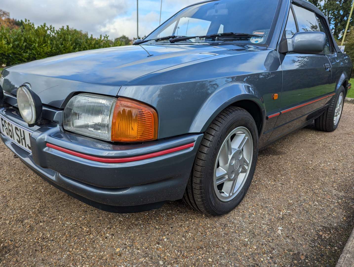 <p>1989 FORD ESCORT 1.6I CABRIOLET</p>