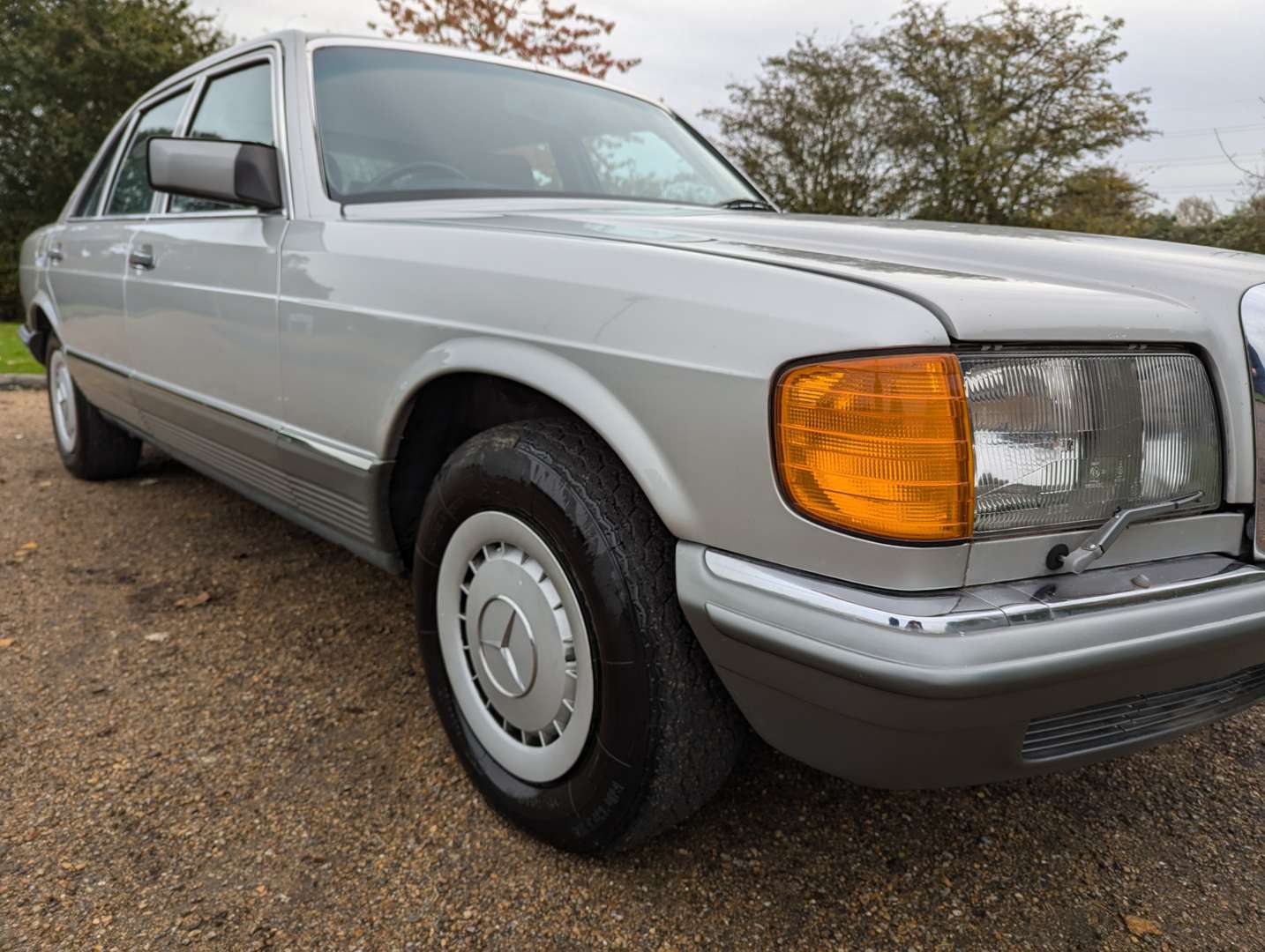 <p>1984 MERCEDES 500 SEL AUTO</p>