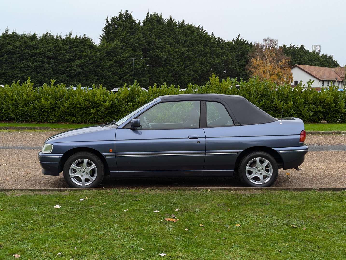 <p>1994 FORD ESCORT MISTRAL CONVERTIBLE ONE OWNER</p>