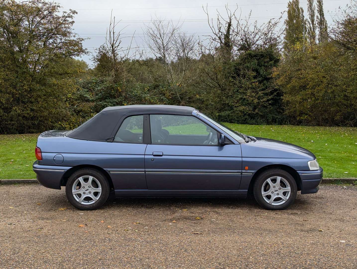 <p>1994 FORD ESCORT MISTRAL CONVERTIBLE ONE OWNER</p>