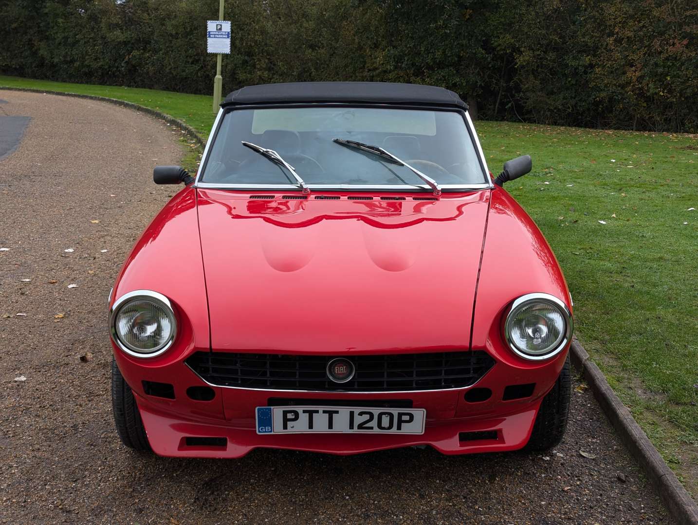 <p>1975 FIAT 124 SPIDER LHD</p>