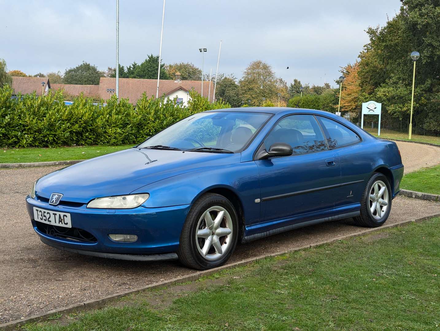 <p>1999 PEUGEOT 406 3.0 V6 COUPE AUTO</p>