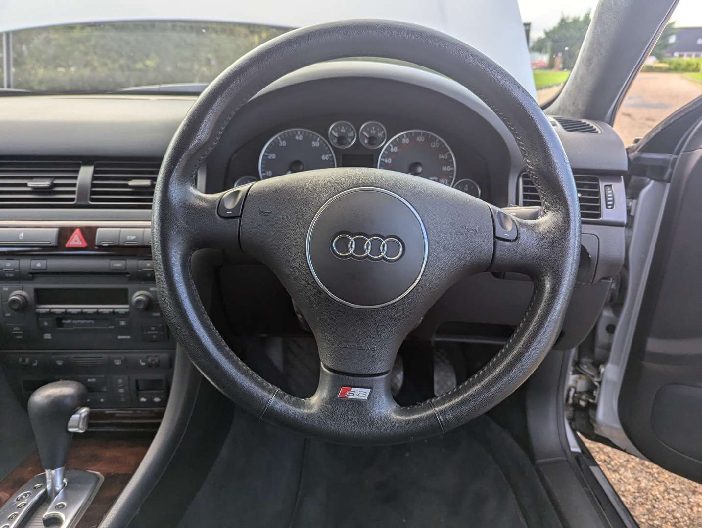 <p>2002 AUDI S6 4.2 AVANT ESTATE AUTO</p>