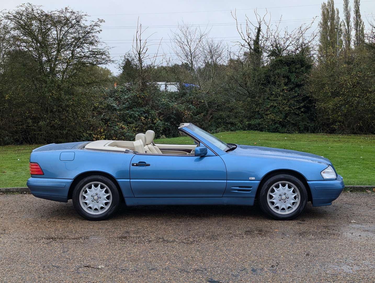 <p>1998 MERCEDES SL 280 AUTO</p>