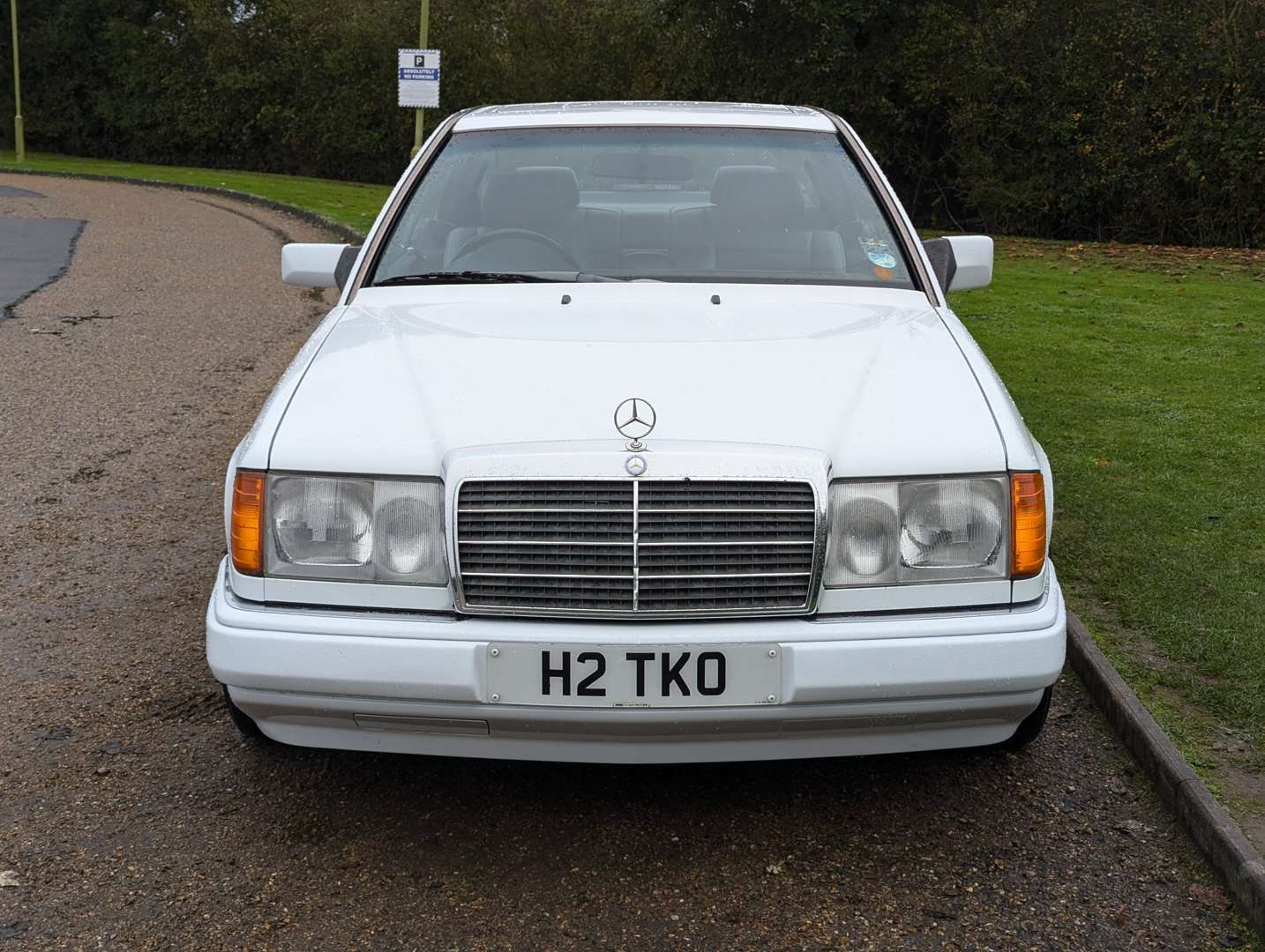 <p>1990 MERCEDES W124 230CE AUTO</p>