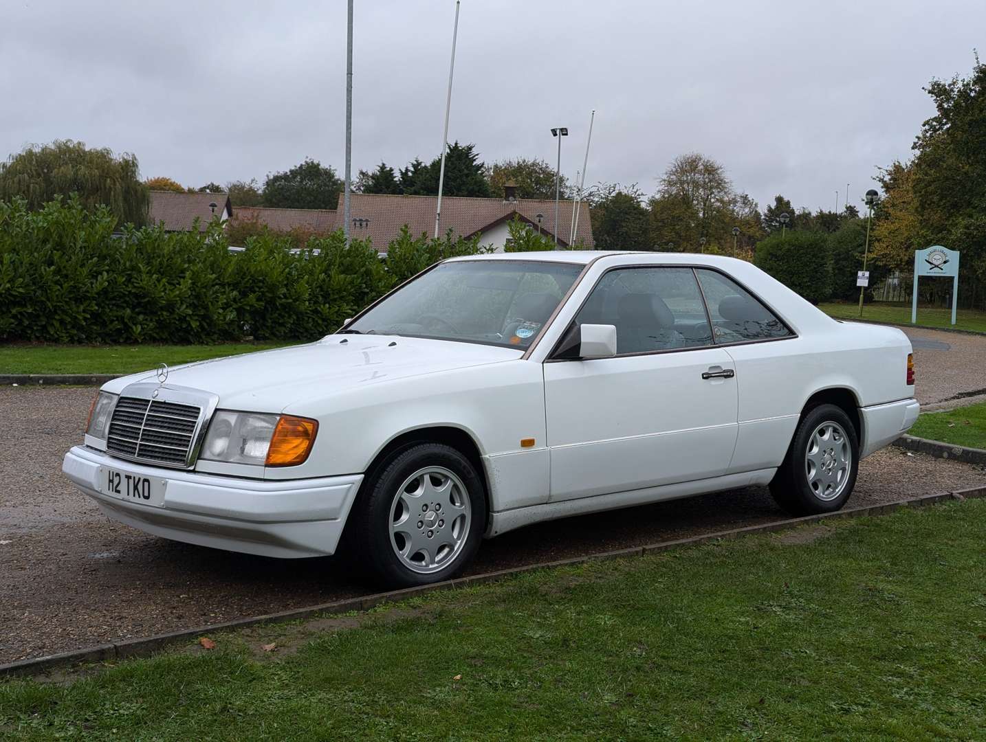 <p>1990 MERCEDES W124 230CE AUTO</p>