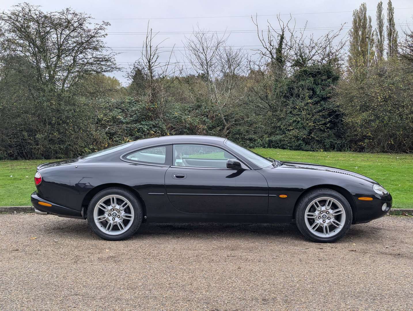 <p>2001 JAGUAR XKR 4.0 AUTO</p>