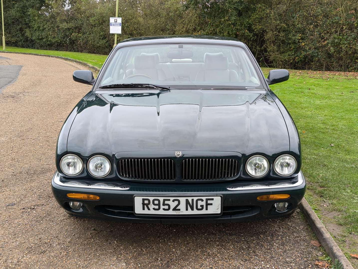 <p>1998 JAGUAR XJ SPORT 3.2 V8 AUTO</p>