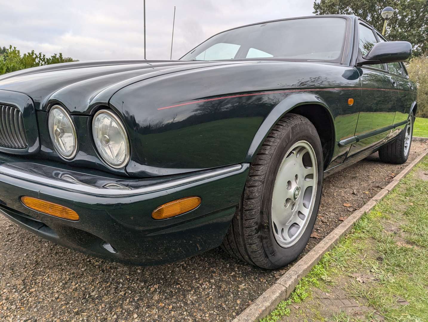 <p>1998 JAGUAR XJ SPORT 3.2 V8 AUTO</p>