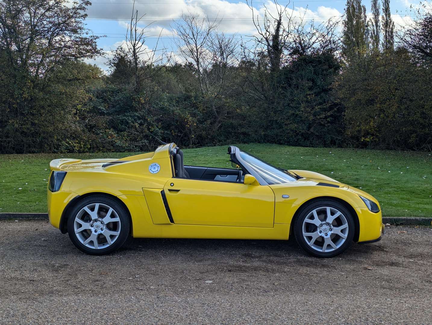 <p>2005 VAUXHALL VX220 TURBO 7,601 MILES</p>