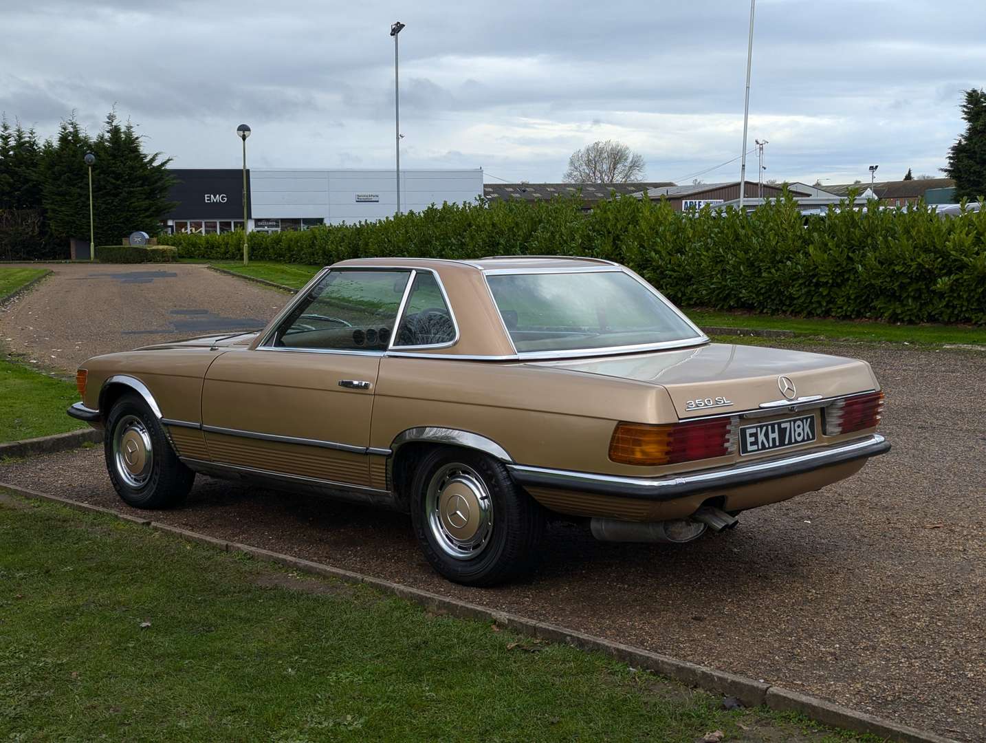 <p>1972 MERCEDES R107 350 SL AUTO</p>