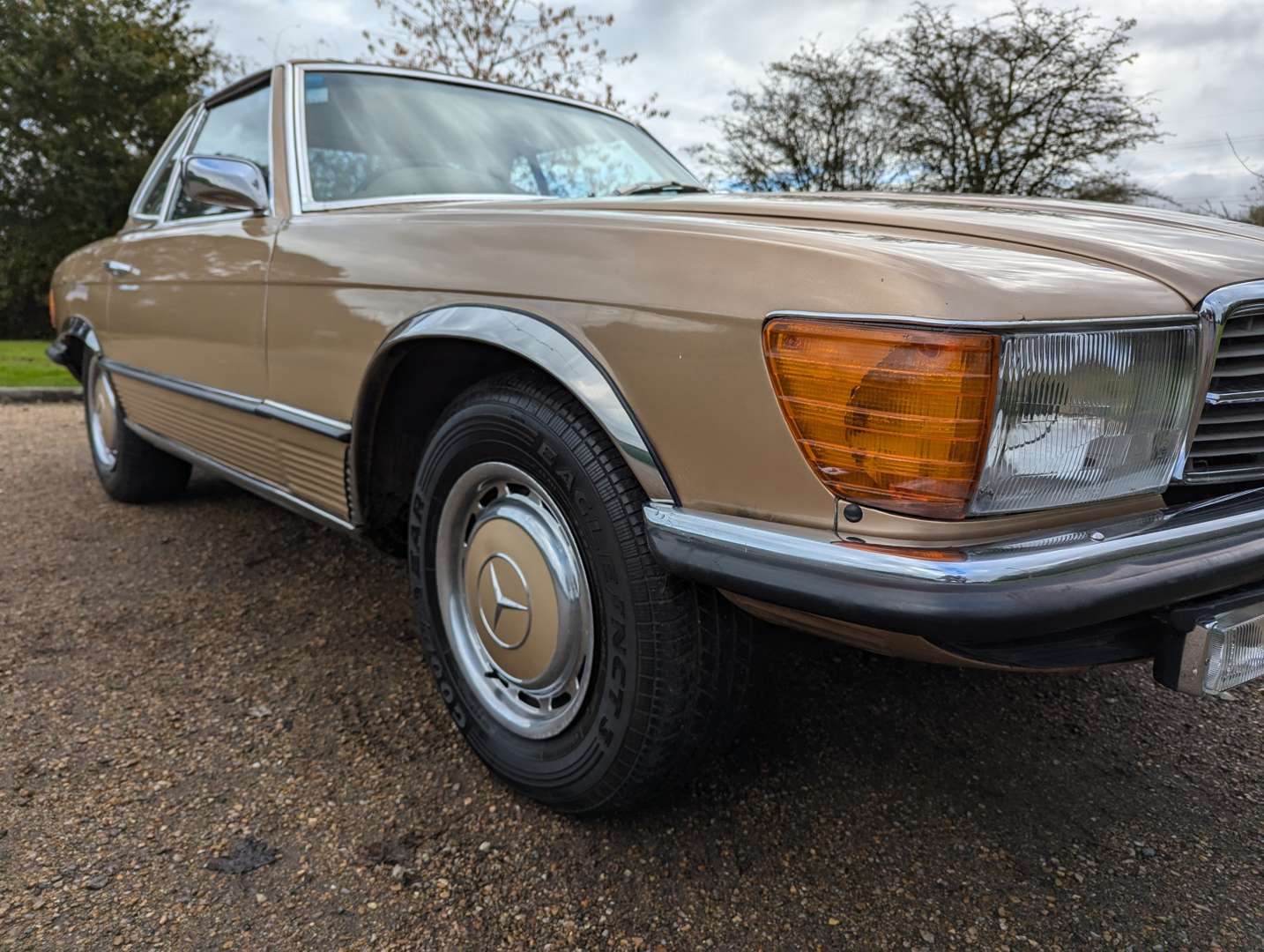 <p>1972 MERCEDES R107 350 SL AUTO</p>