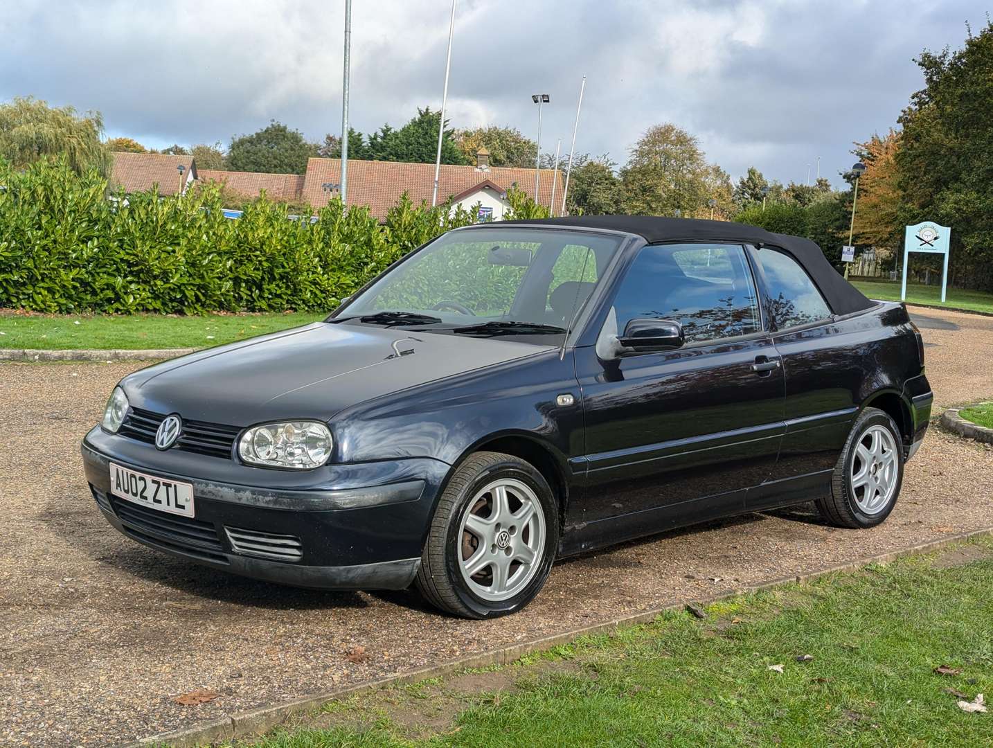 <p>2002 VW GOLF 2.0 SE CABRIOLET</p>