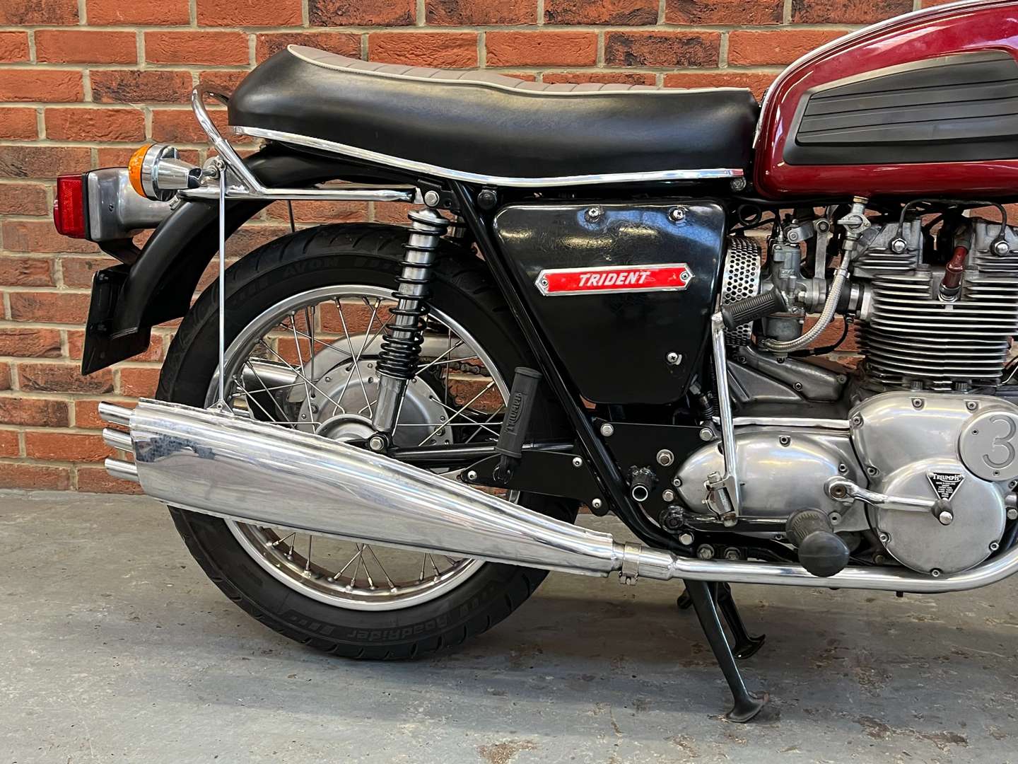 <p>1972 TRIUMPH TRIDENT</p>