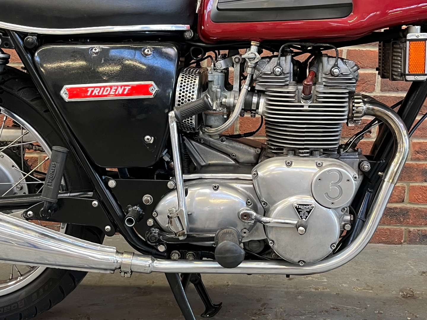 <p>1972 TRIUMPH TRIDENT</p>