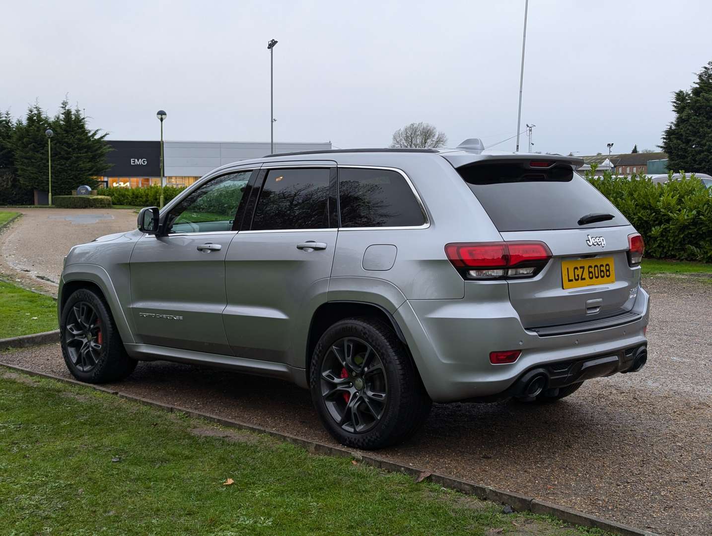 <p>2016 JEEP GRAND CHEROKEE HEMI SRT8</p>