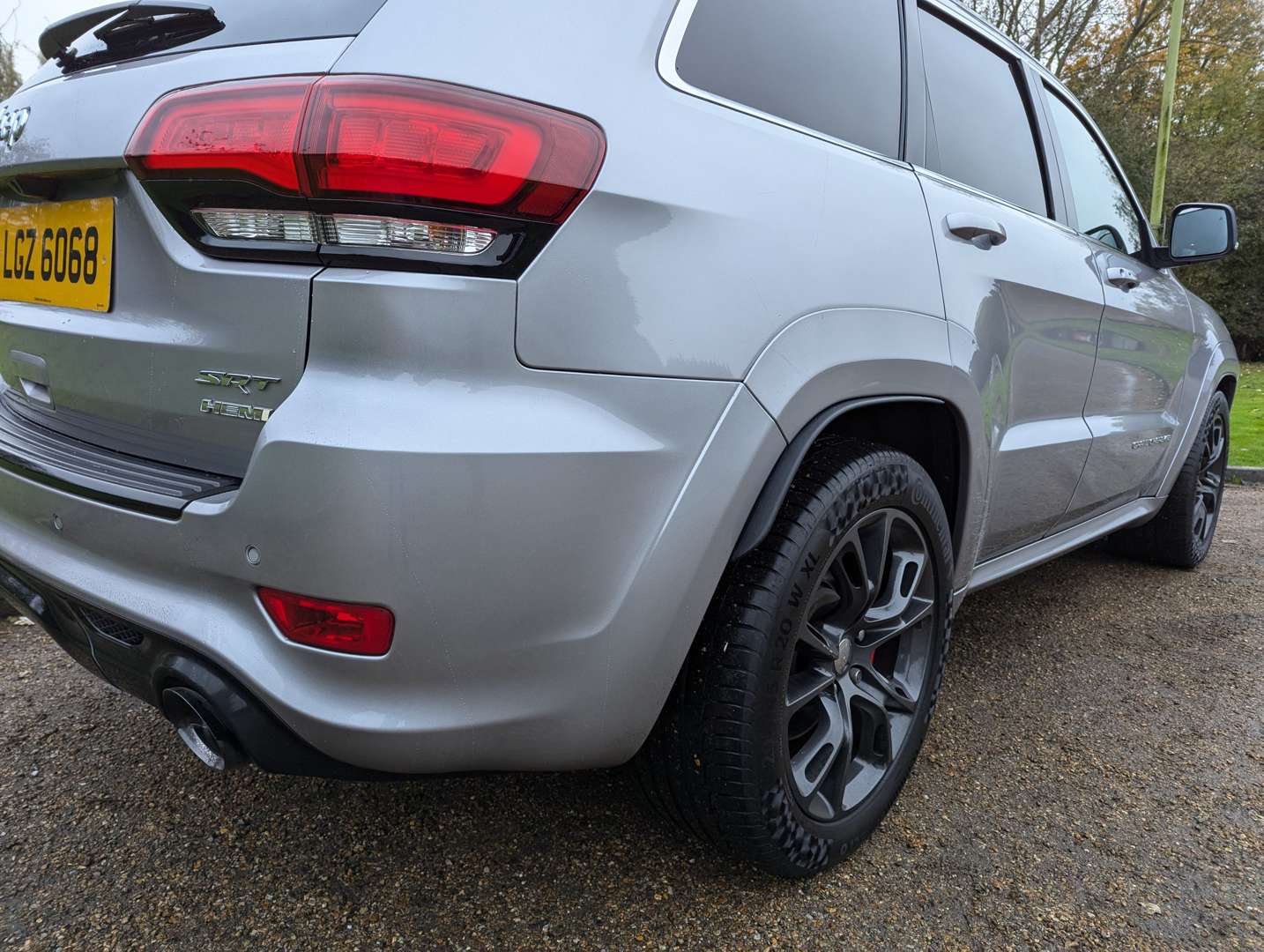 <p>2016 JEEP GRAND CHEROKEE HEMI SRT8</p>