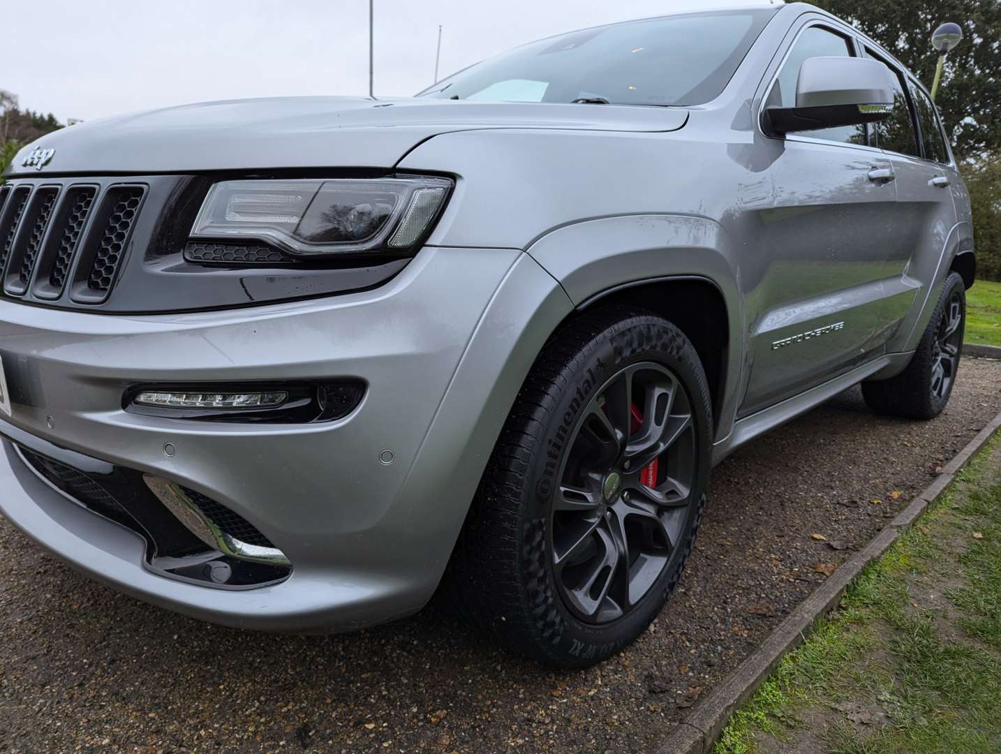 <p>2016 JEEP GRAND CHEROKEE HEMI SRT8</p>