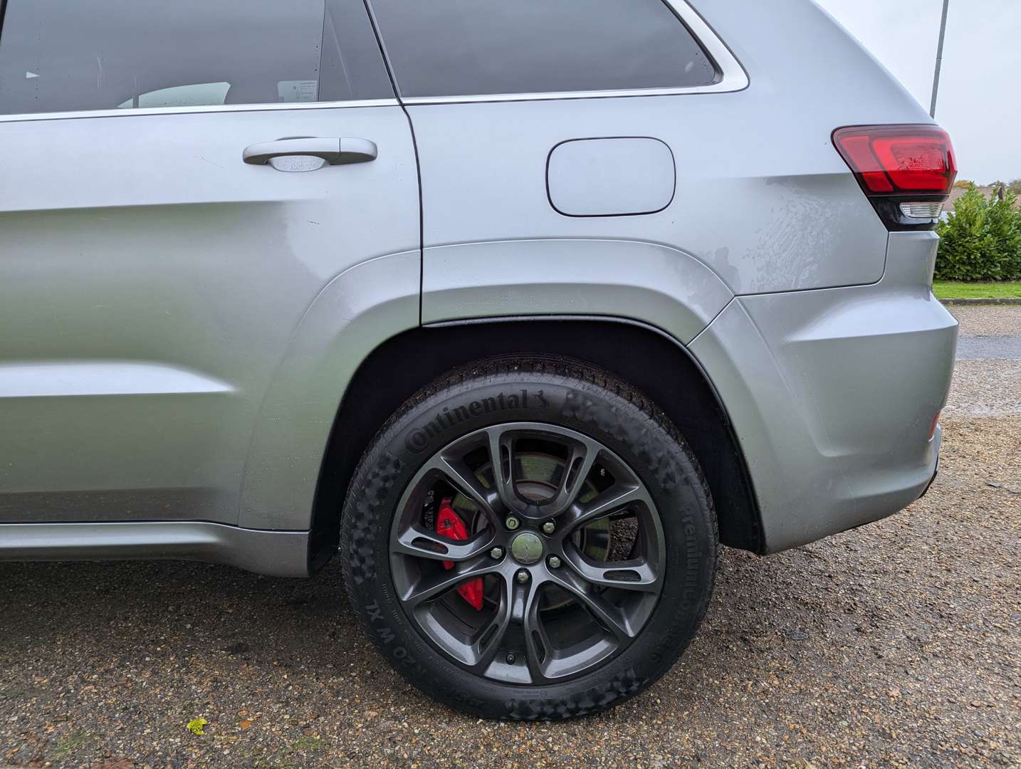 <p>2016 JEEP GRAND CHEROKEE HEMI SRT8</p>