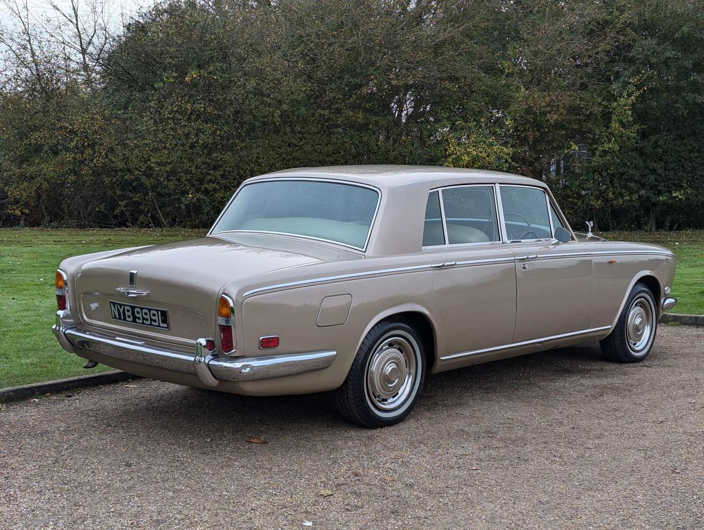 <p>1972 ROLLS ROYCE SHADOW I</p>