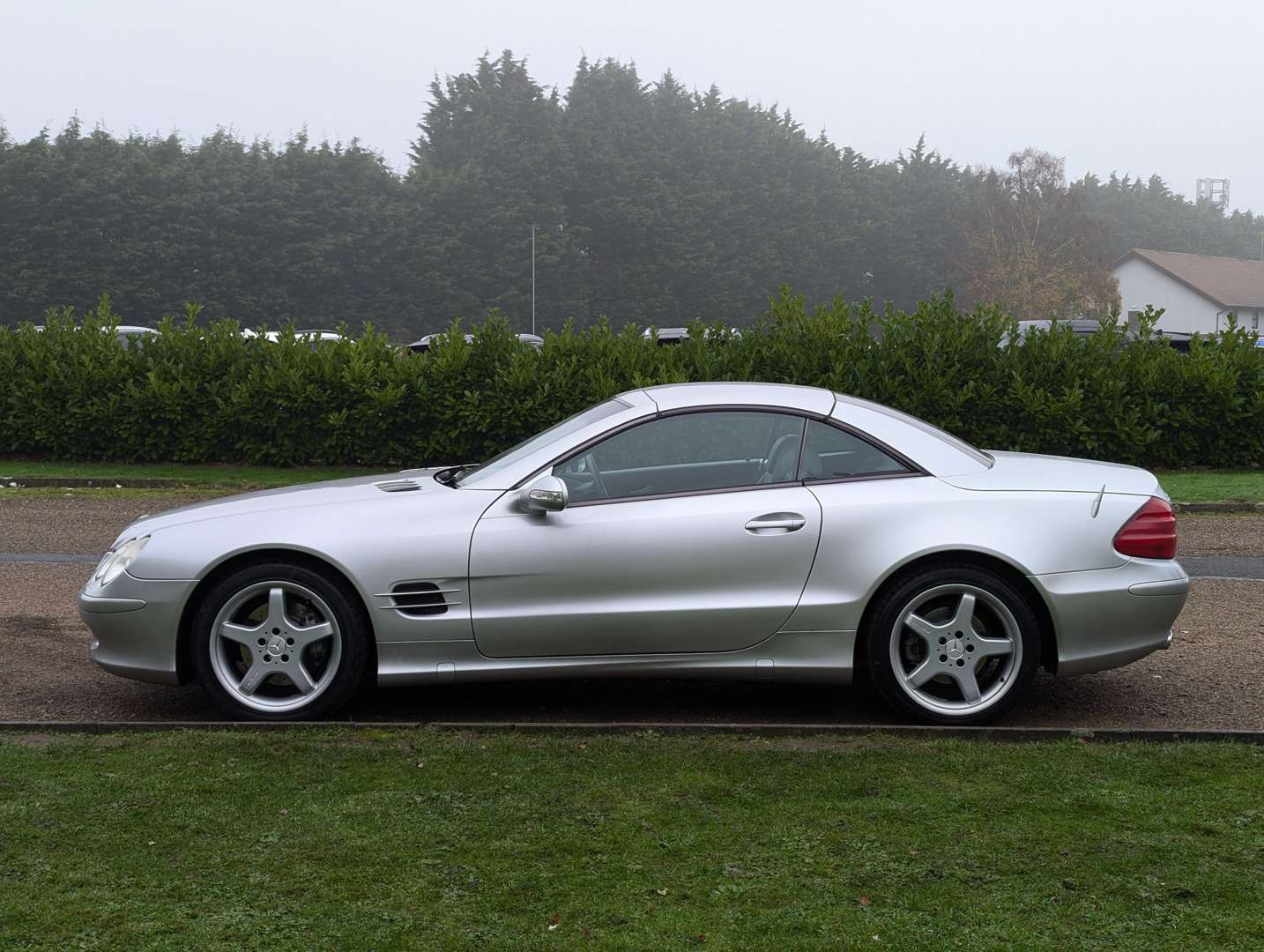 <p>2002 MERCEDES SL500 AUTO</p>