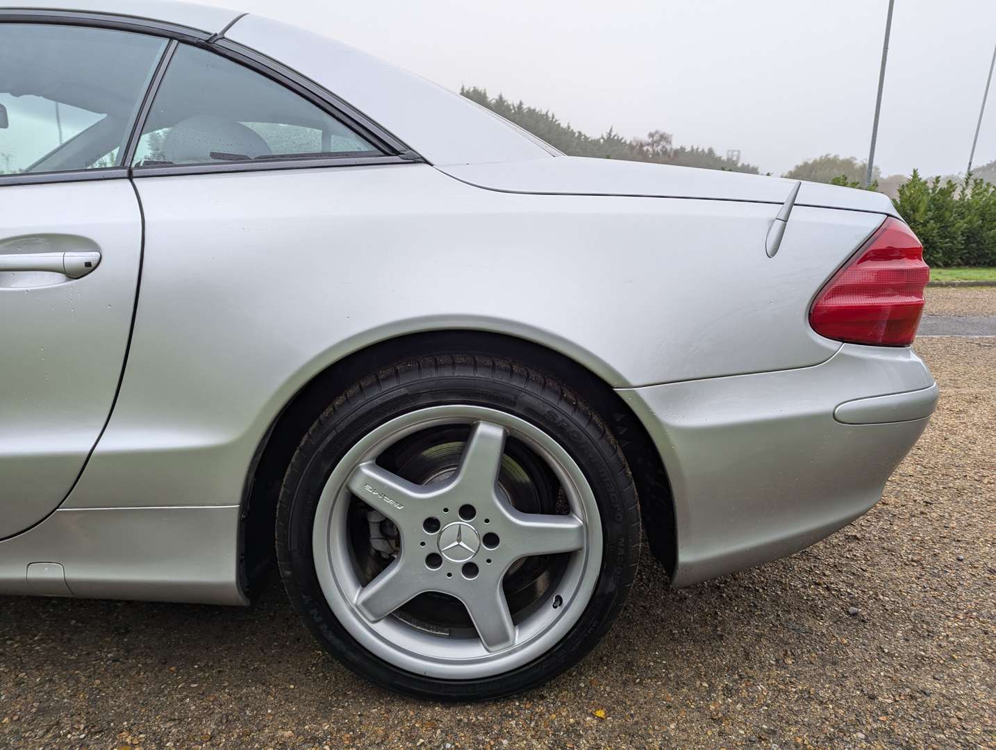 <p>2002 MERCEDES SL500 AUTO</p>