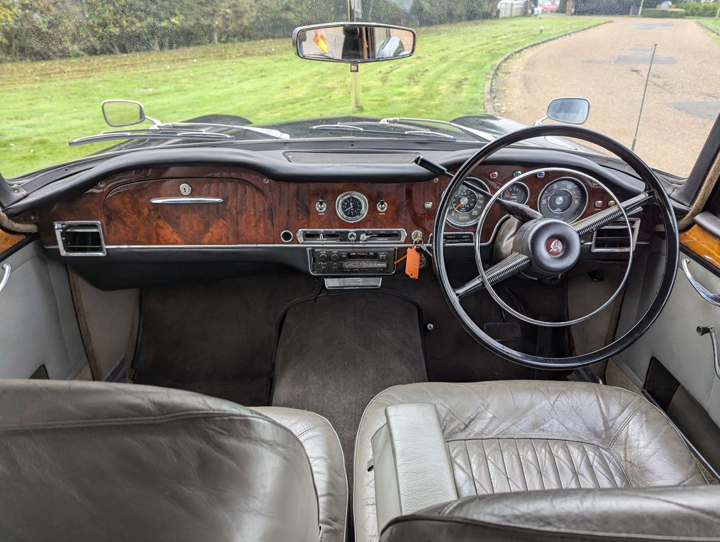 <p>1965 HUMBER IMPERIAL</p>