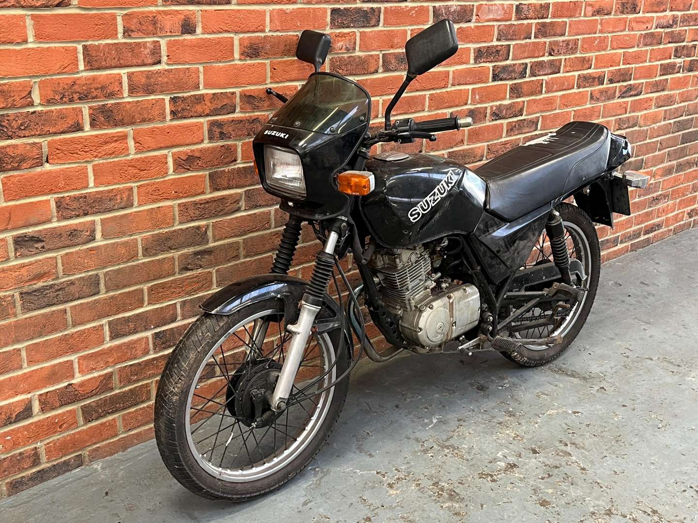 <p>1983 SUZUKI GS125</p>