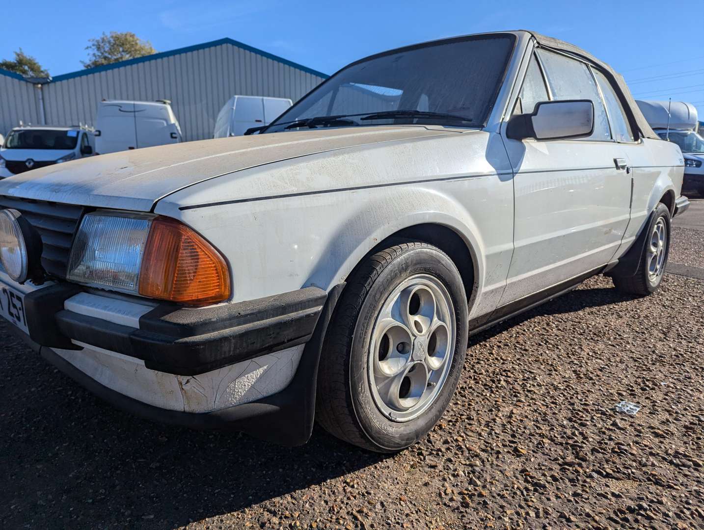 <p>1984 FORD ESCORT 1.6I CABRIOLET</p>