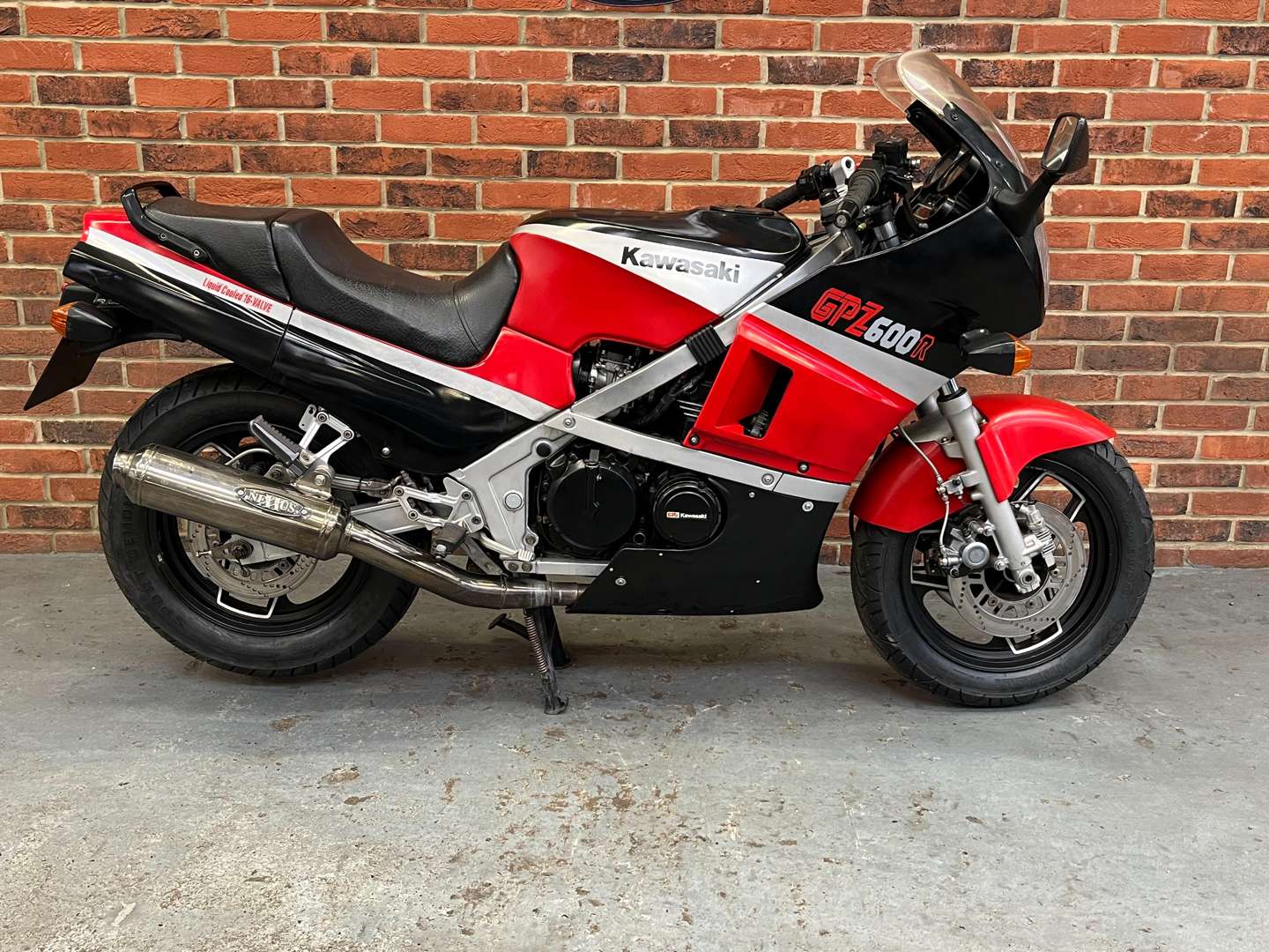 <p>1986 KAWASAKI GPZ 600R</p>