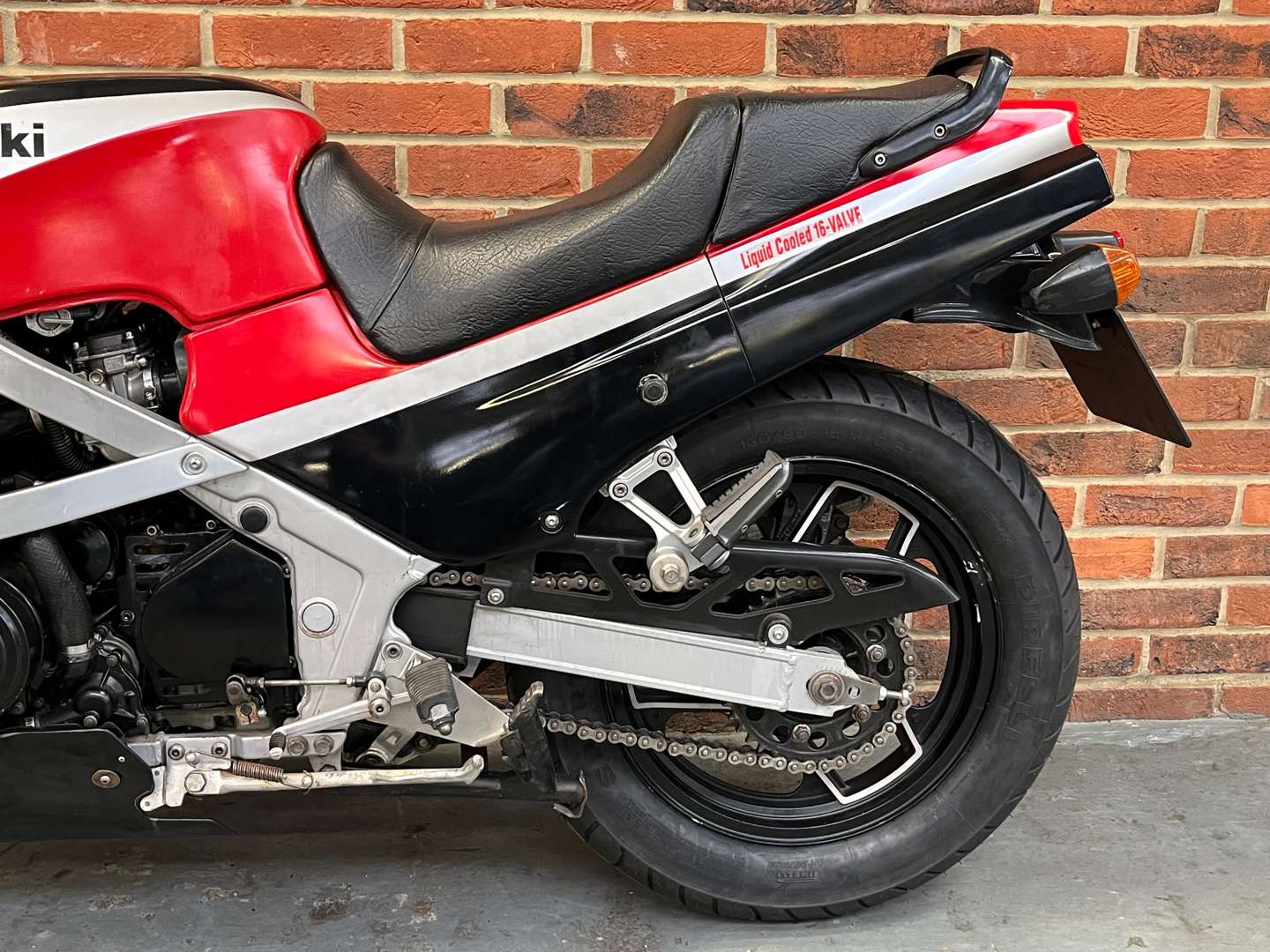 <p>1986 KAWASAKI GPZ 600R</p>