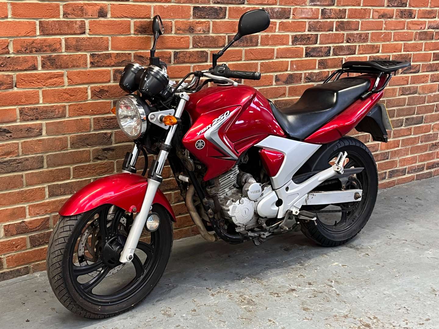 <p>2009 YAMAHA YBR 250CC</p>