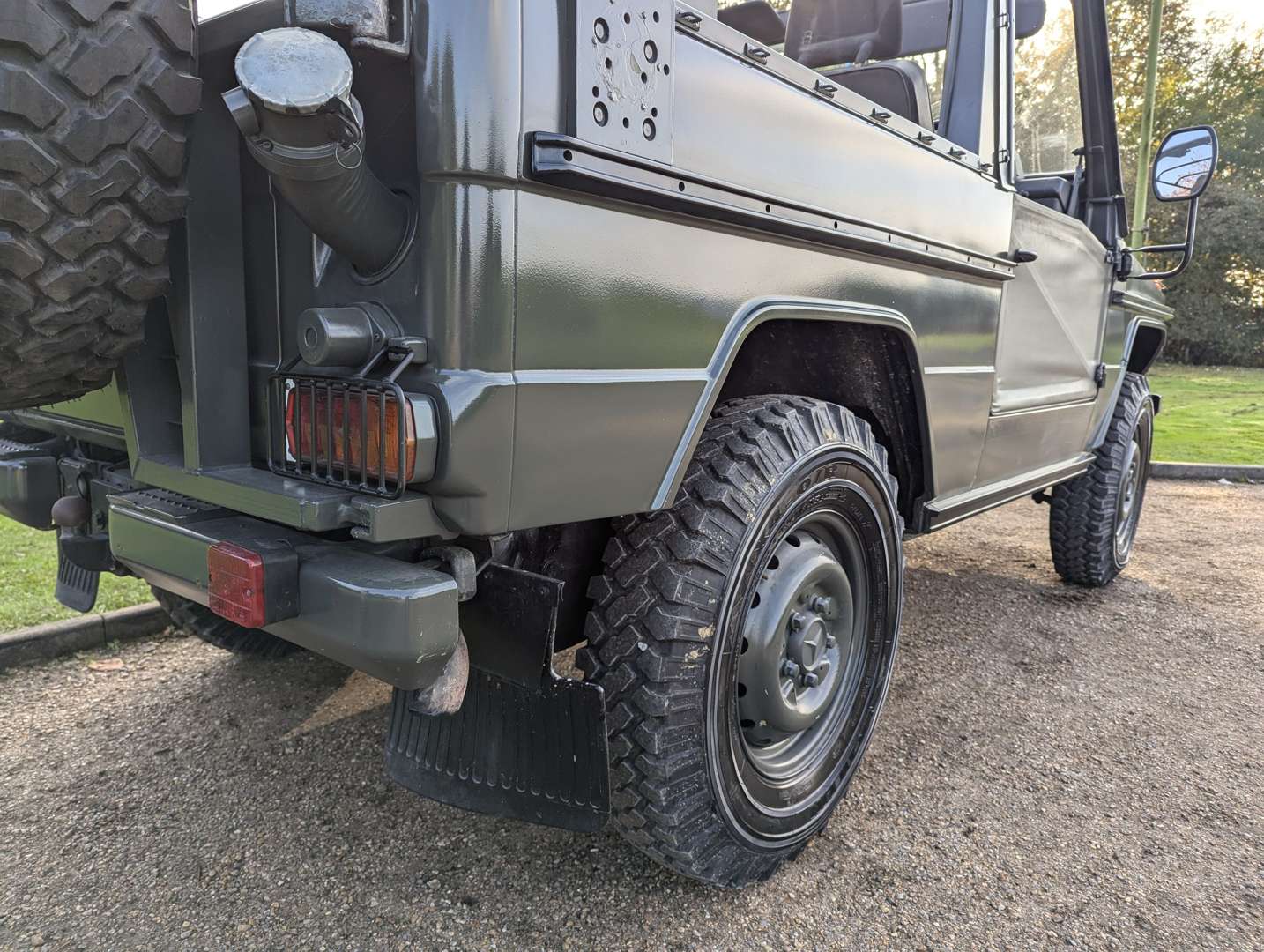 <p>1990 MERCEDES G-WAGEN</p>