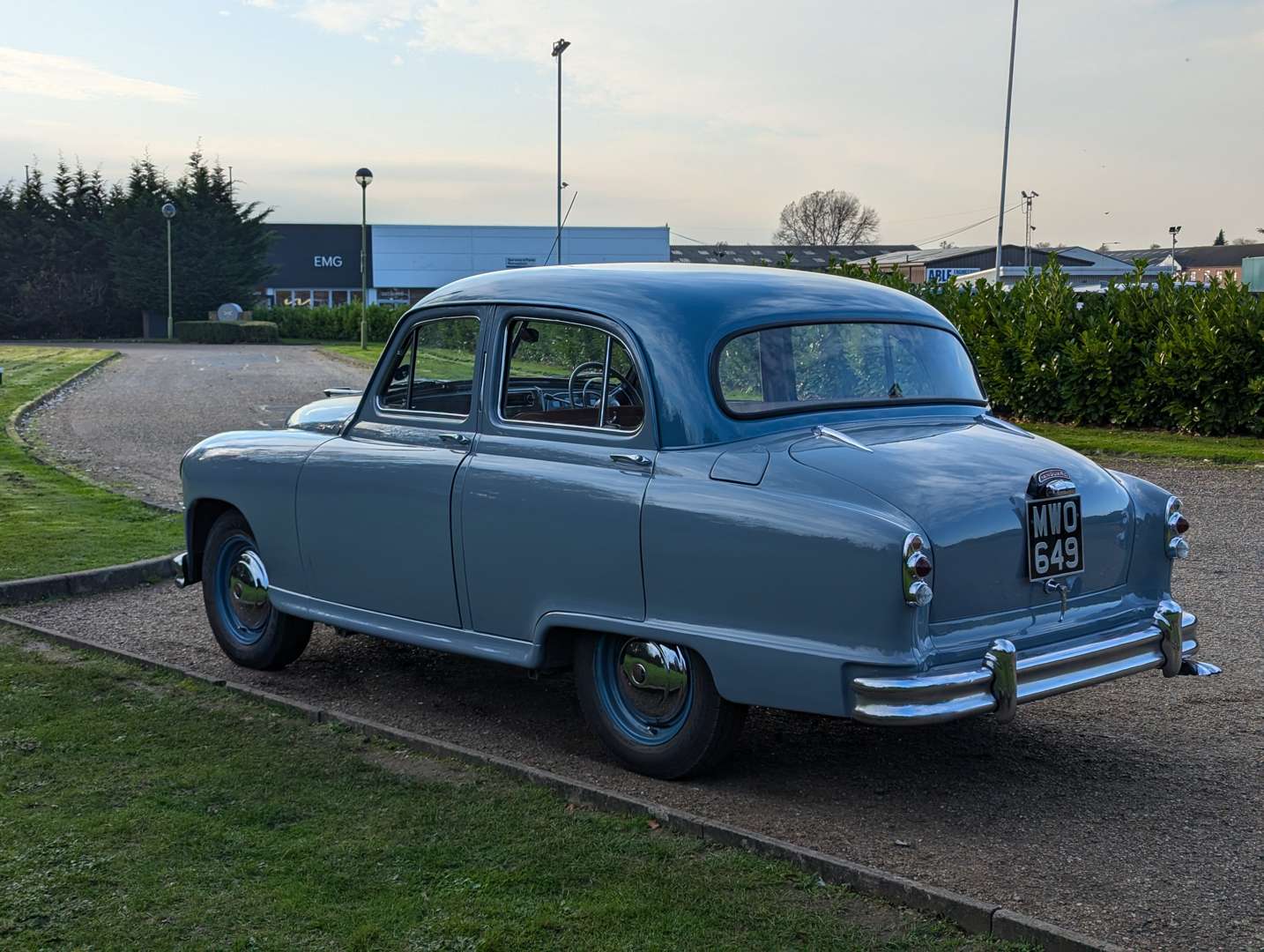 <p>1954 STANDARD VANGUARD</p>