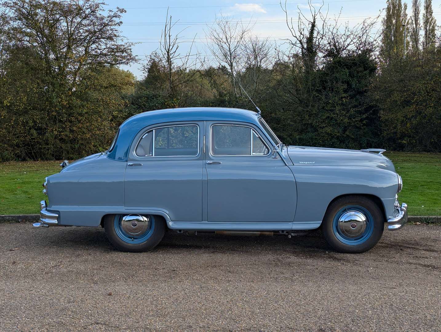 <p>1954 STANDARD VANGUARD</p>