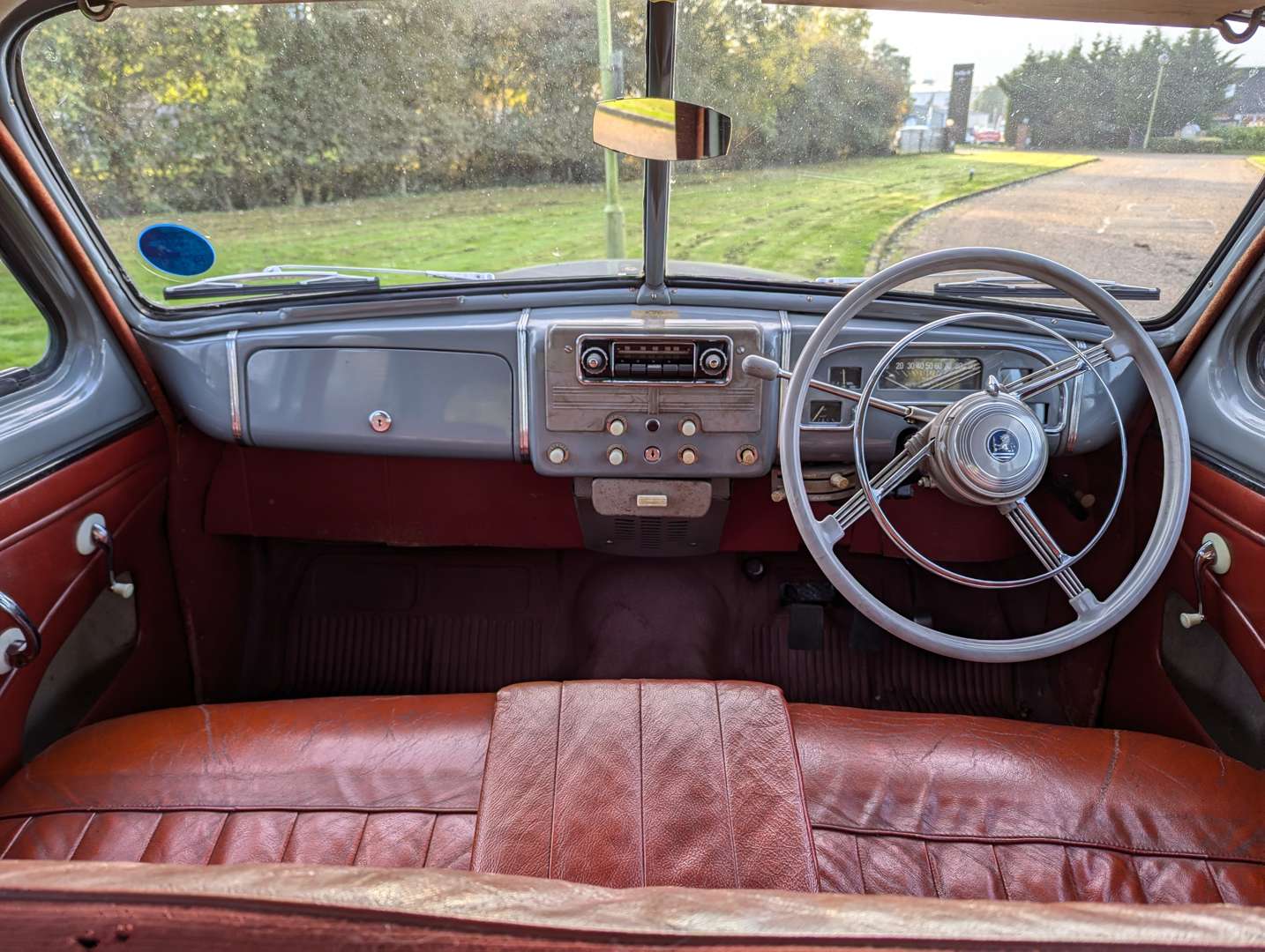 <p>1954 STANDARD VANGUARD</p>