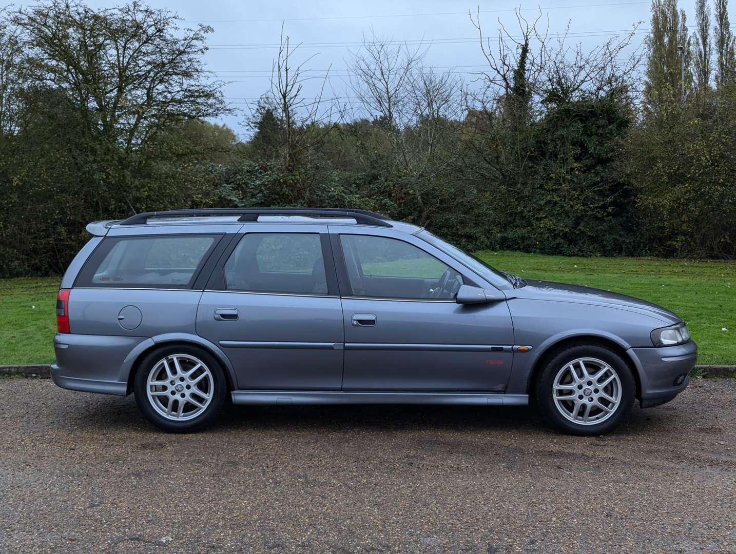 <p>2000 VAUXHALL VECTRA SRI 150 ESTATE</p>