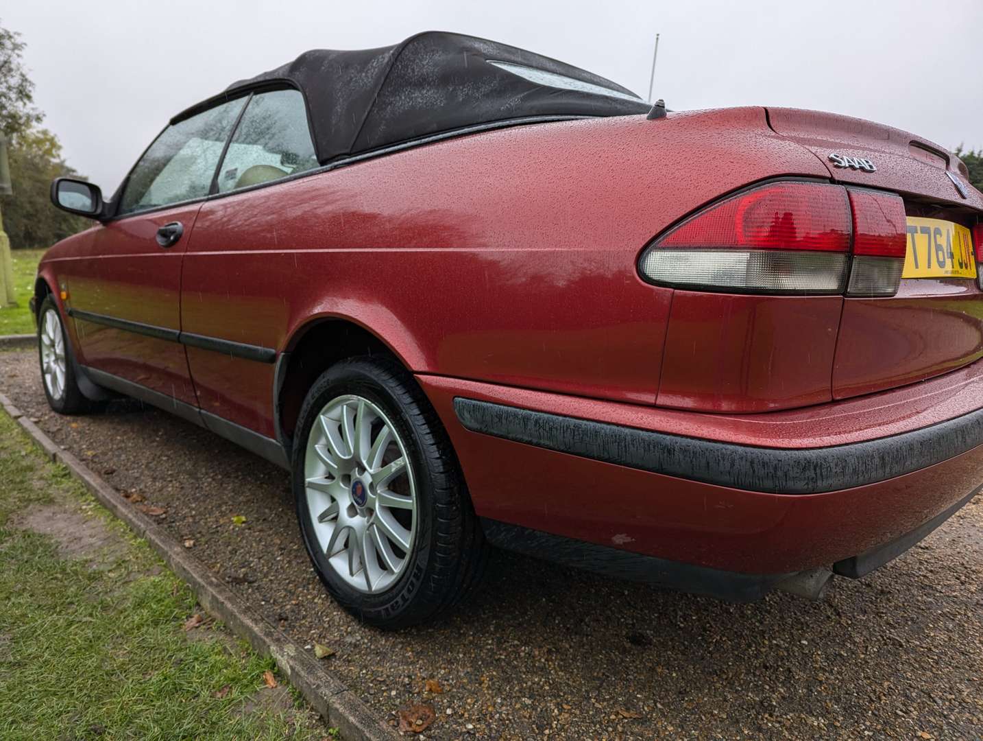 <p>1999 SAAB 9-3 SE TURBO CONVERTIBLE AUTO</p>