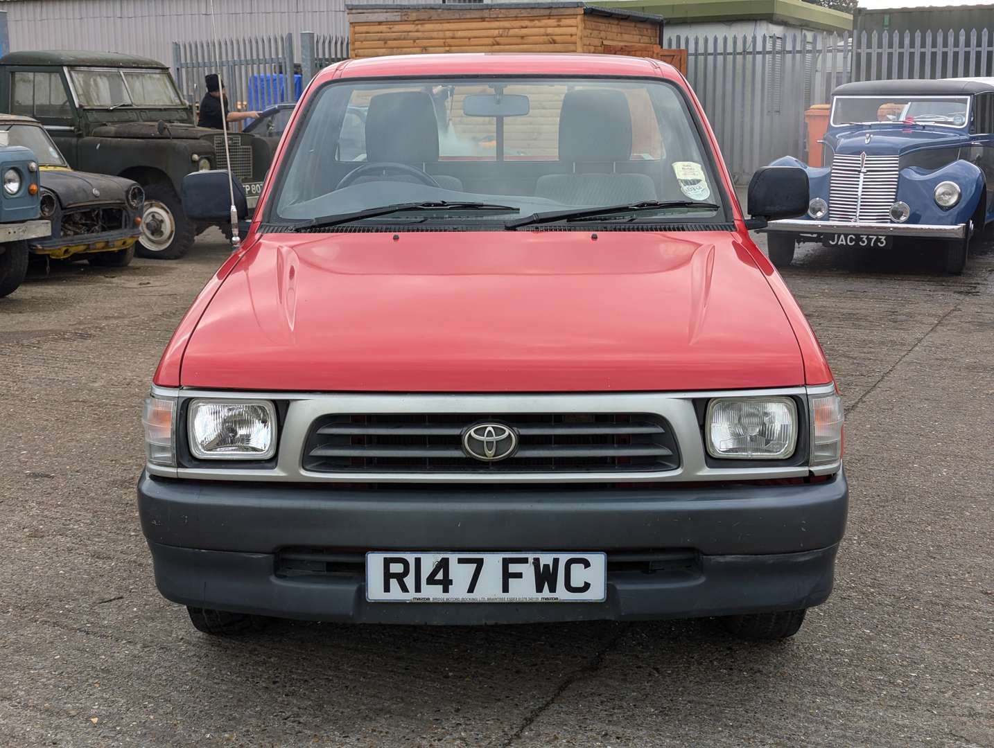 <p>1998 TOYOTA HILUX 2.4D 2WD</p>