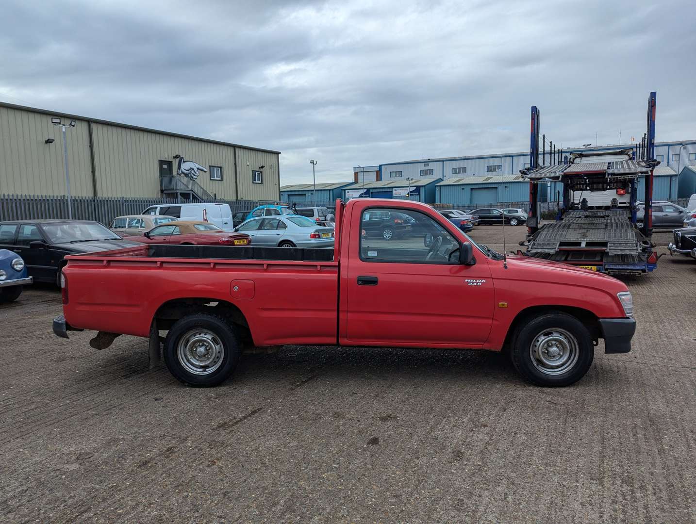 <p>1998 TOYOTA HILUX 2.4D 2WD</p>