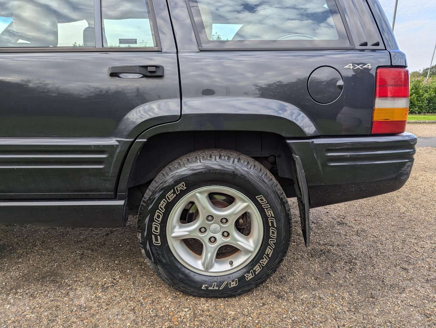 <p>1998 JEEP GRAND CHEROKEE ORVIS AUTO</p>