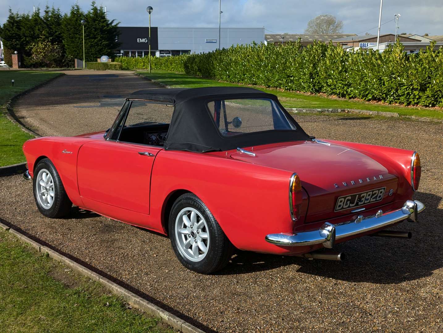 <p>1964 SUNBEAM ALPINE 2.8 V6&nbsp;</p>