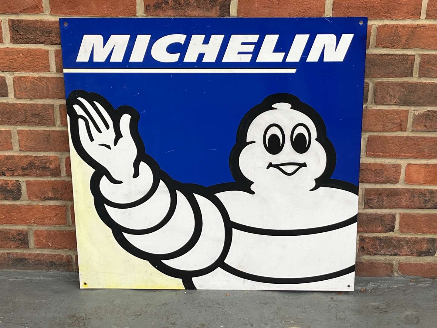 <p>Michelin Aluminium Waving Man Sign</p>