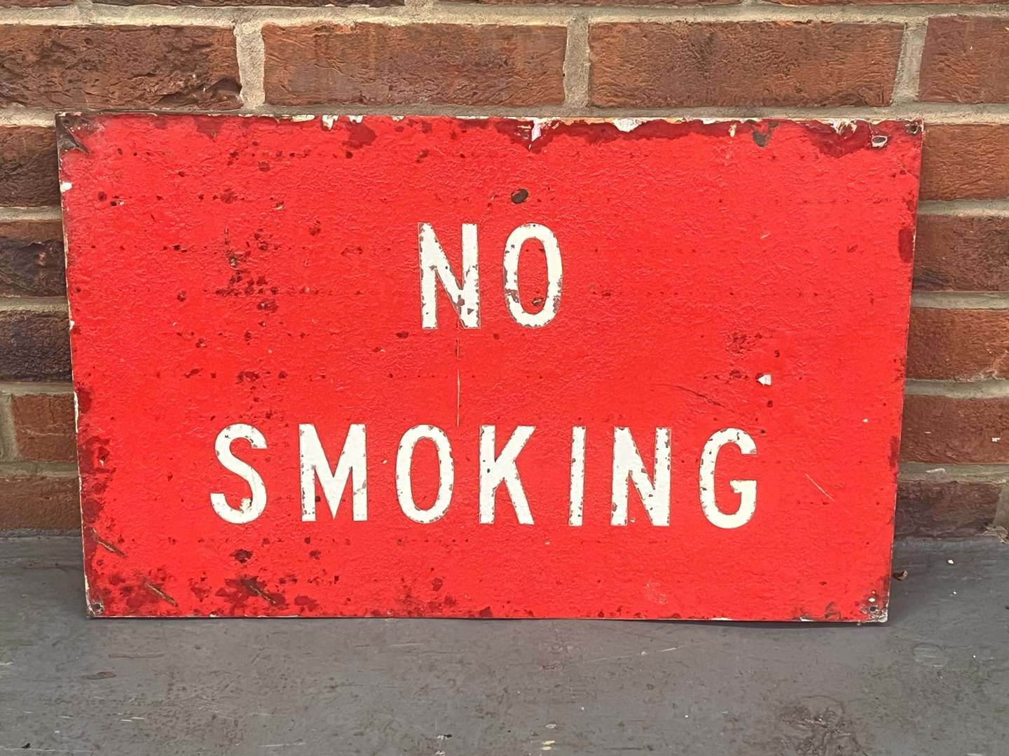 <p>No Smoking Metal Sign</p>