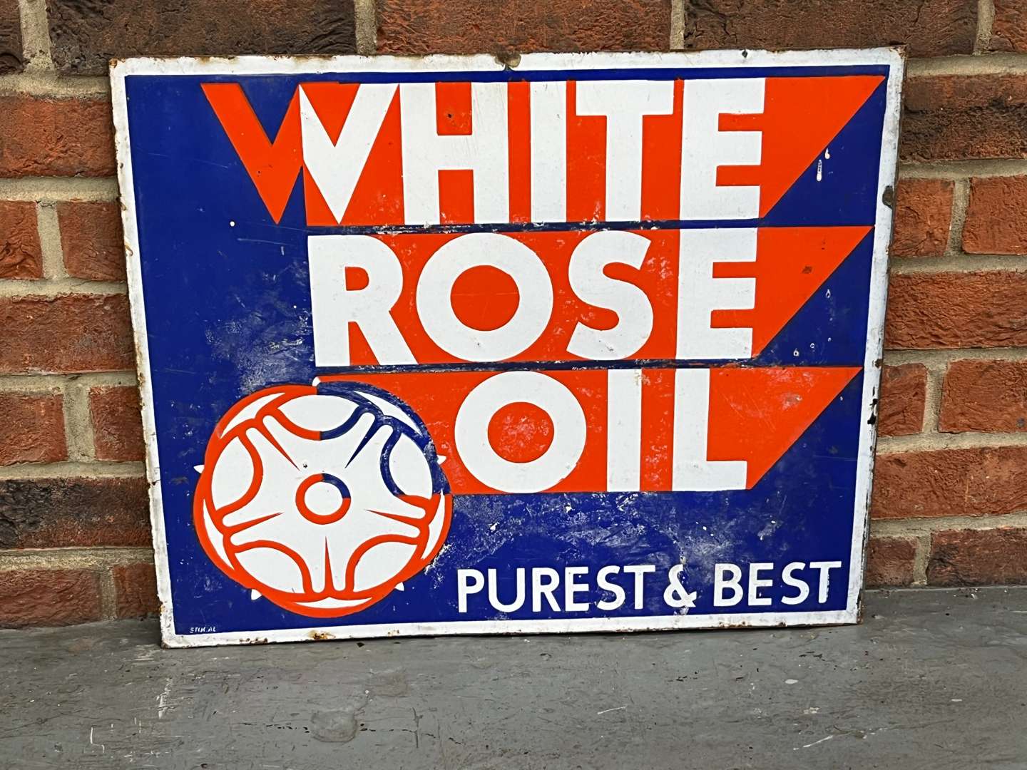 <p>White Rose Oil Flange Sign</p>