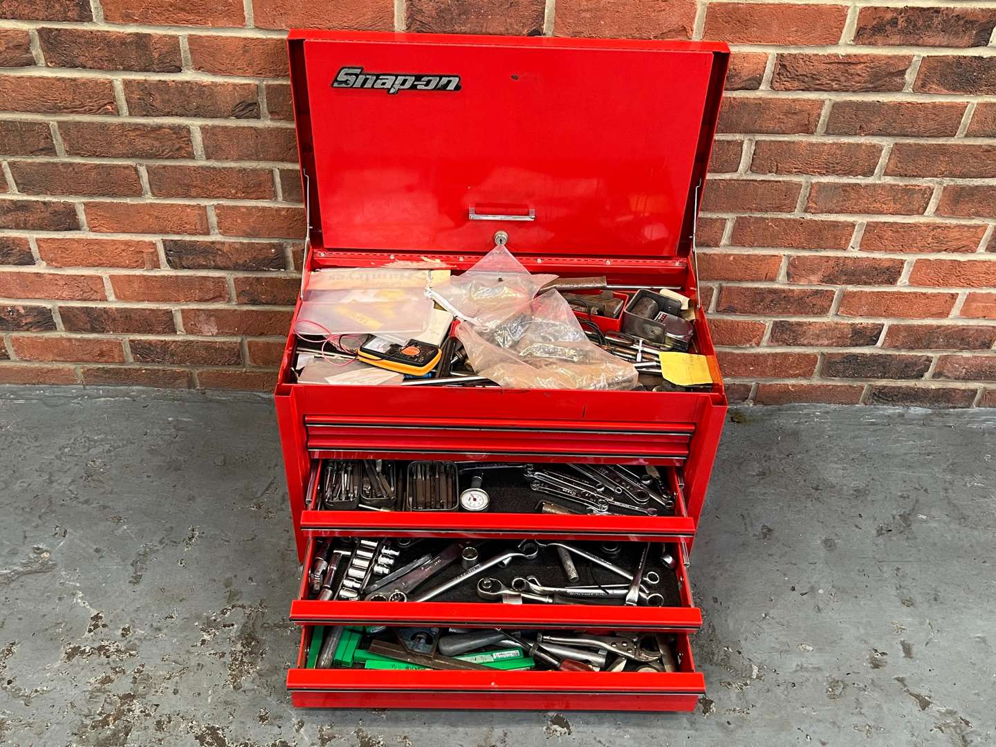 <p>Snap On Tool Box and Contents</p>